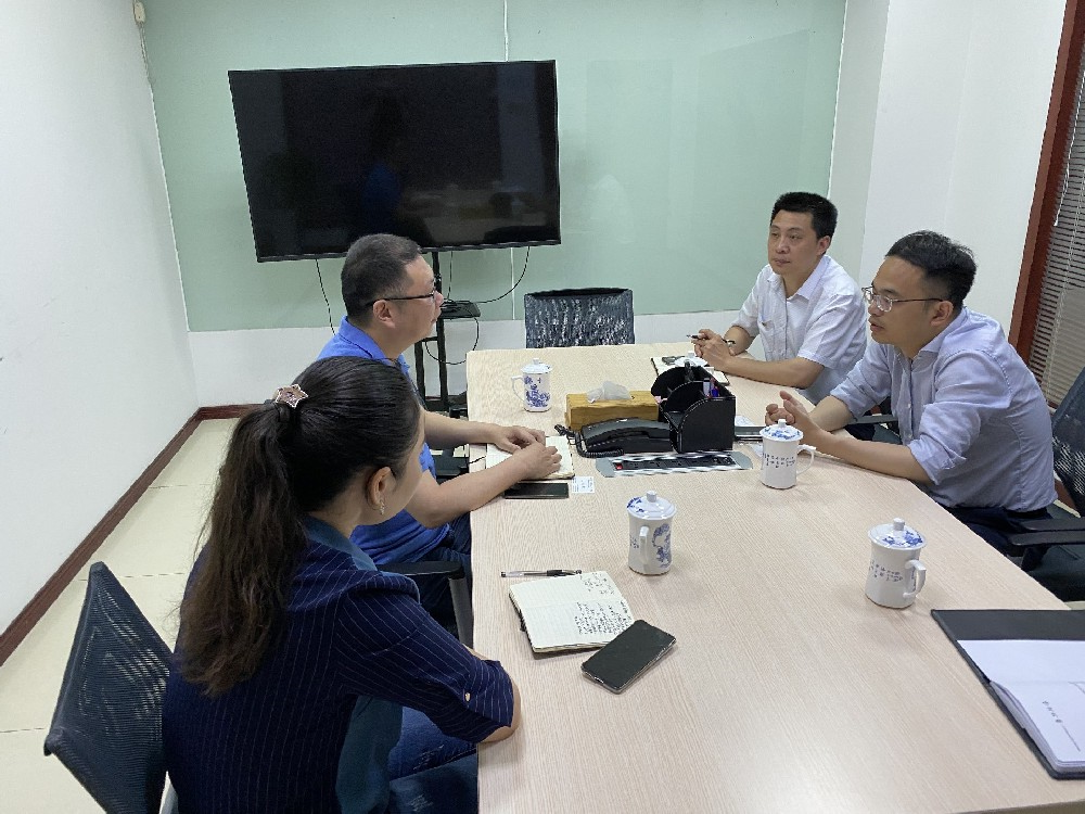 无锡市工信局领导来和晶科技开展“三联三解”活动